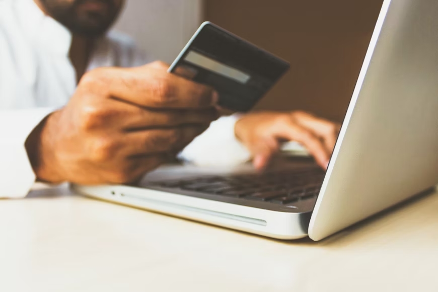 E-commerce Fashion Store